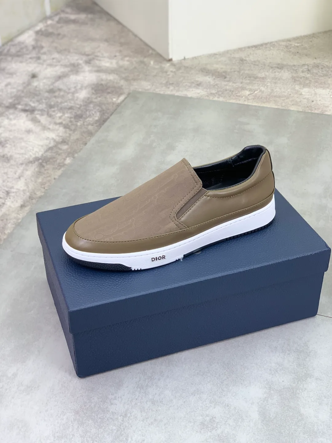 Men's Men's Shoes💰P400💰[New Style]🆘[Dior] 2025 Dior Original Lace-up Low-top Men's Shoes Classic casual shoes 🔥This model is the official flagship model with high quality and made by famous original designers. It is made of high-quality cowhide with original materials➕Comfortable and breathable mesh lining➕Pigskin insole. The perfect last shape and generous and fashionable design have attracted many consumers. Suitable for drivers to drive🚗. What you want is the highest quality in the market. Color: 4️⃣Color code number: 38--44 (45 customized)